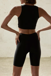 Experience ultimate luxury top with Marta – a Spanish-made, square-neck, crop top, ideal for high-intensity workouts or chic athleisure style. Our advanced sustainable technology offers a cool, breathable, and moisture-wicking design, coupled with UPF50+ sun protection and antibacterial features. 